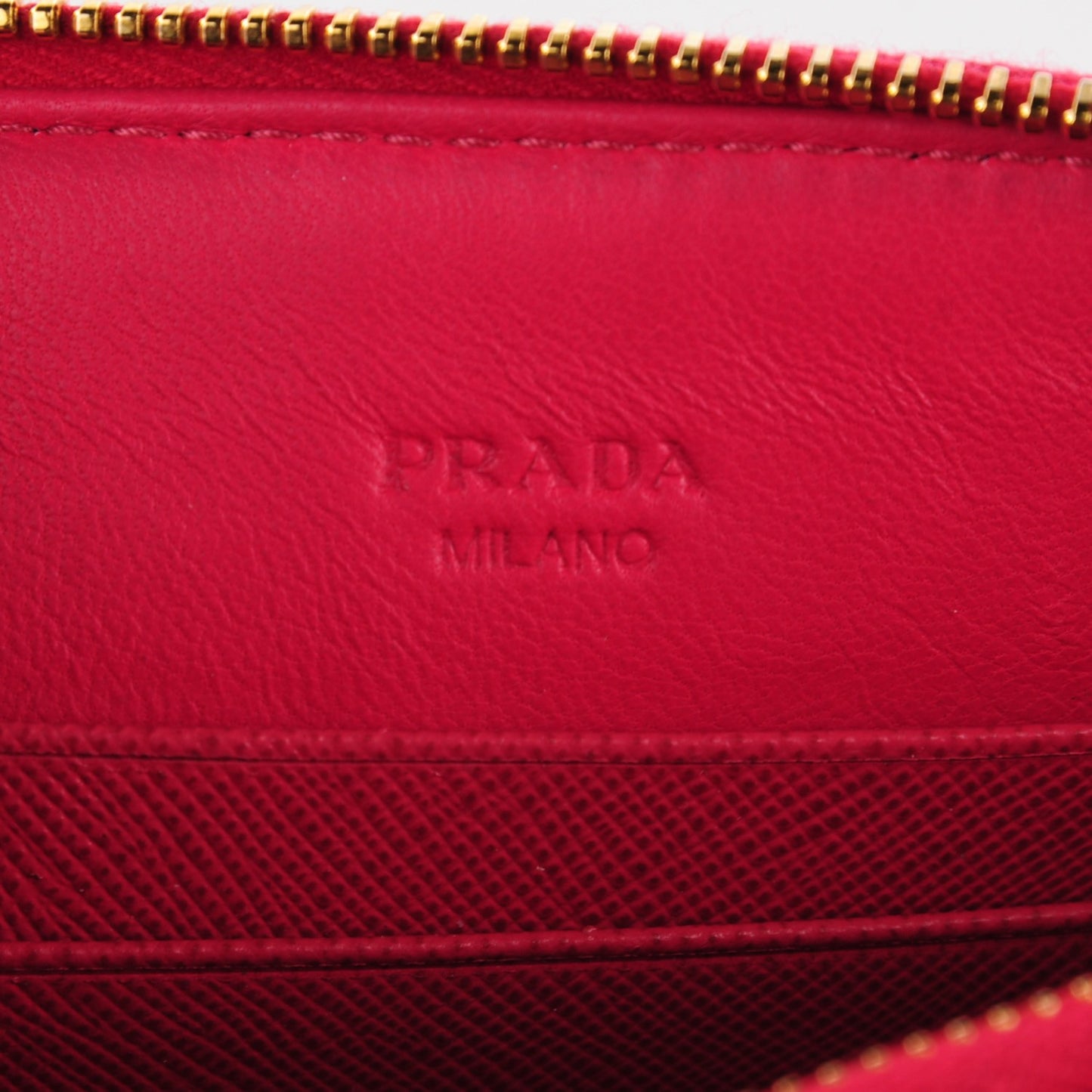 Saffiano Flat Zip Wristlet Peonia