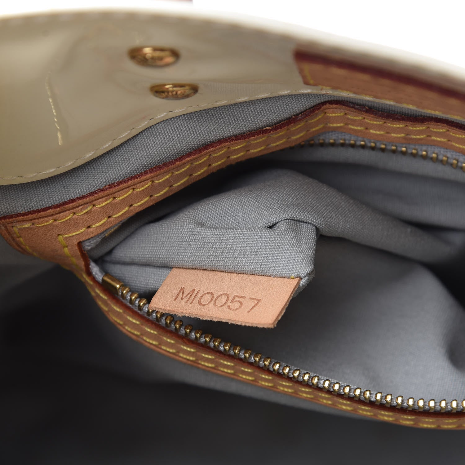 Louis Vuitton Vernis Reade PM Perle 9 of 9
