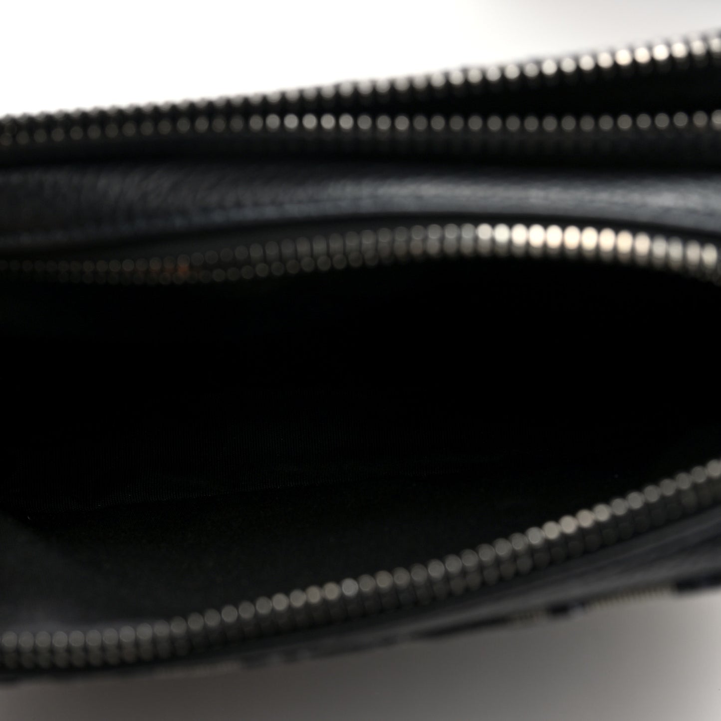 Oblique Pouch Beige Black