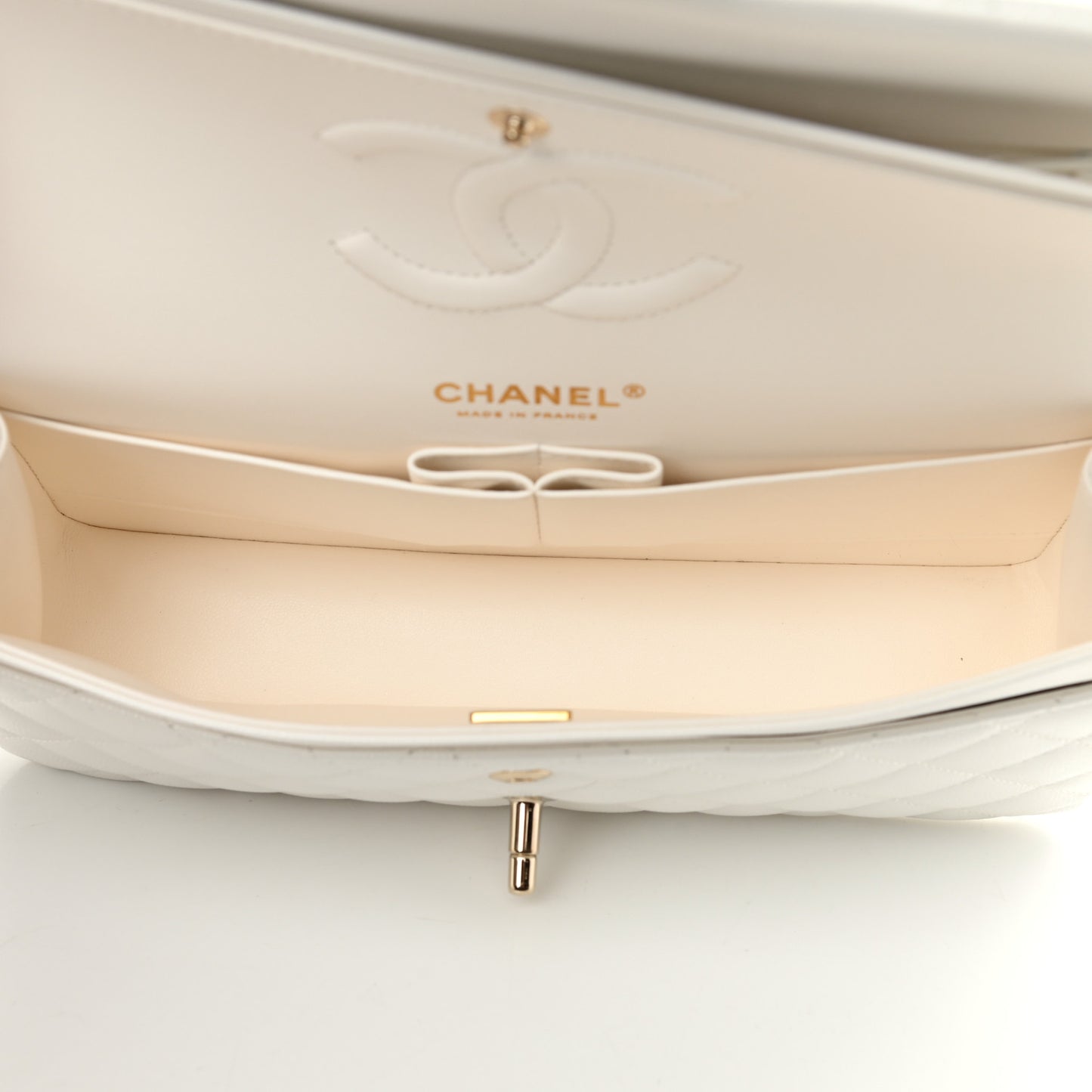 Caviar Quilted Medium Double Flap White