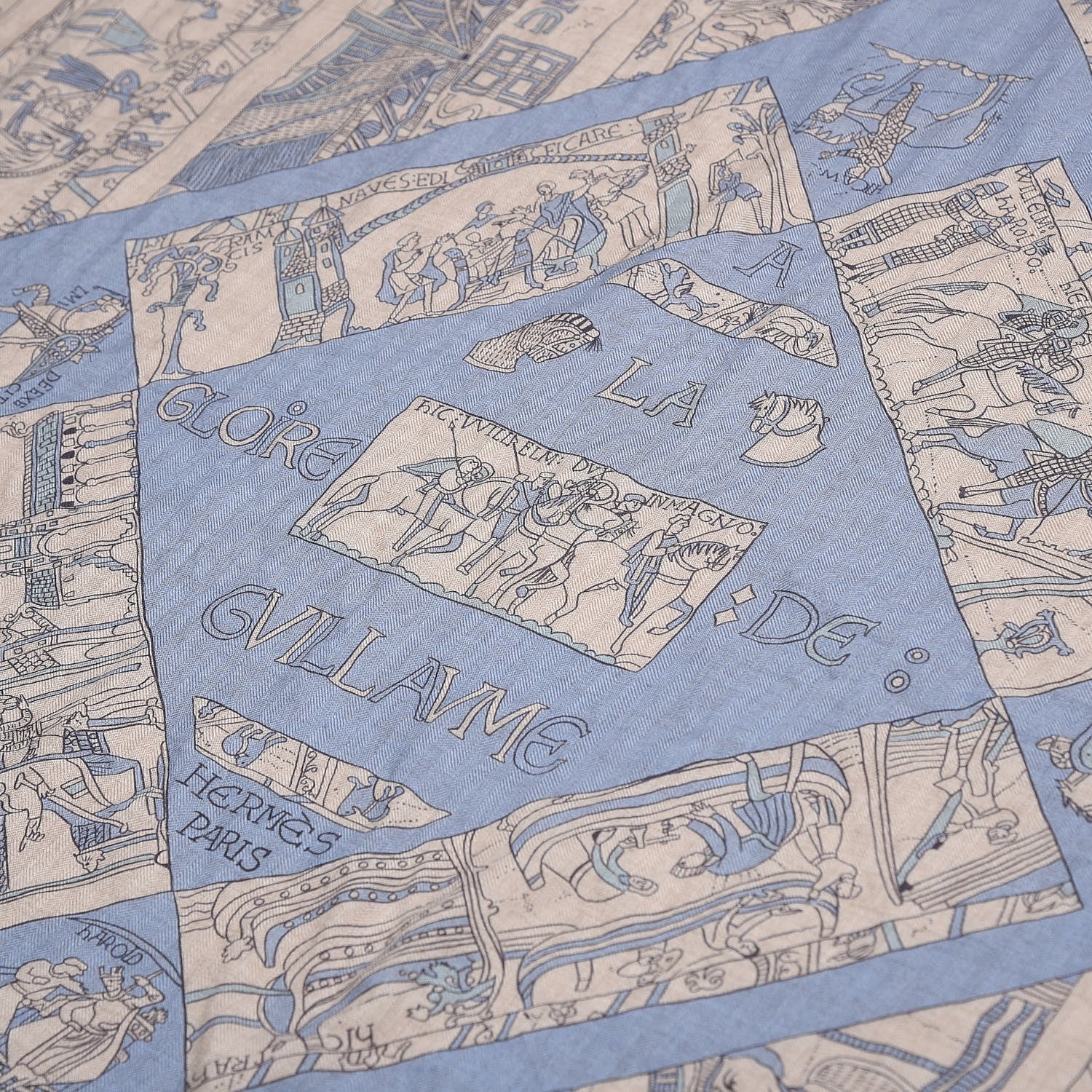 Hermes Cashmere Silk A La Gloire De Guillaume Shawl 140 3 of 6