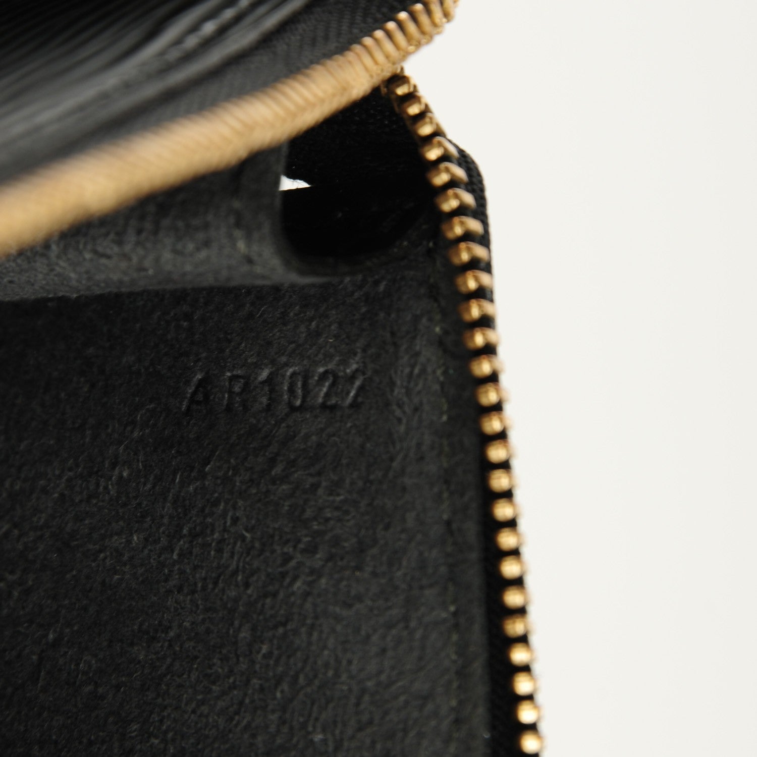 Louis Vuitton Epi Pochette Accessories 24 Black 6 of 7