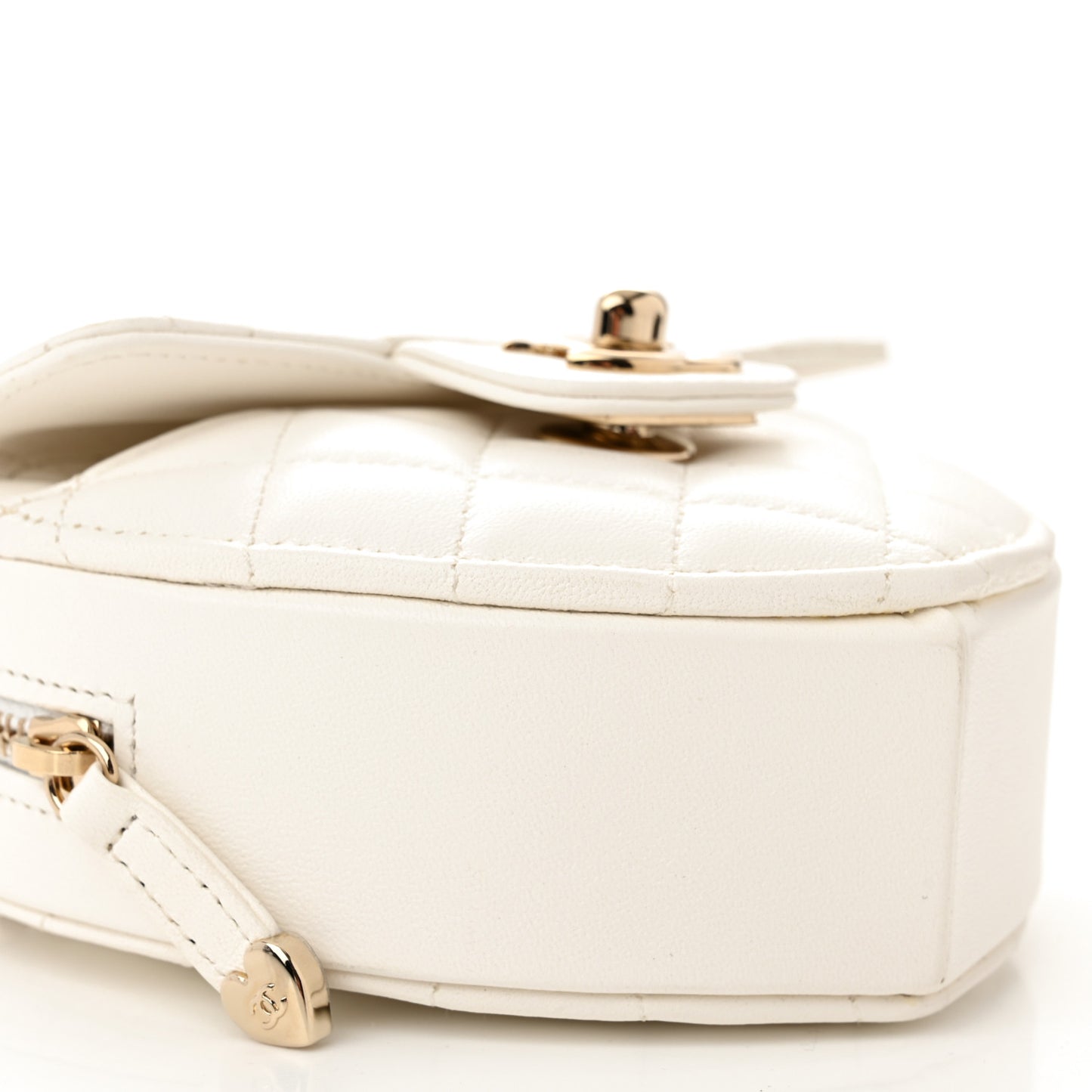 Lambskin Quilted CC In Love Heart Clutch With Chain White