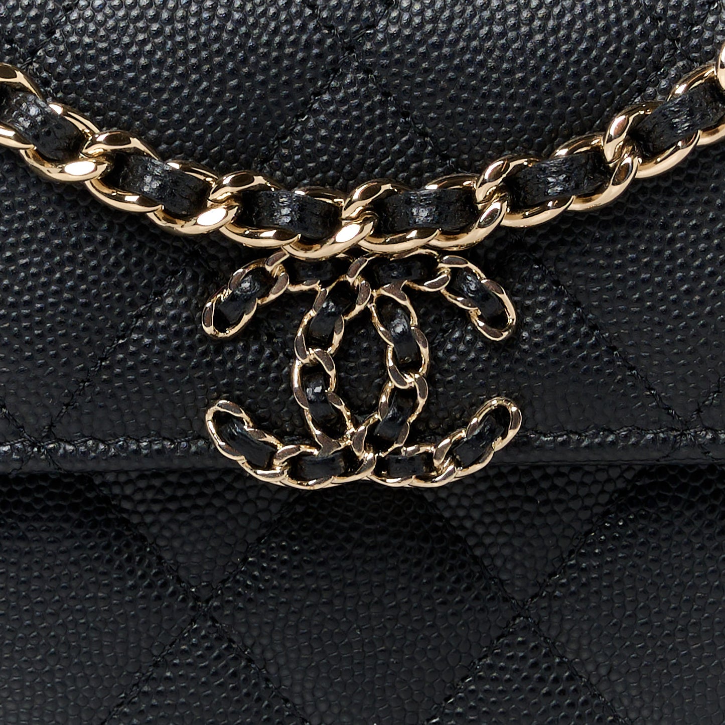 Caviar Quilted Chain Match Top Handle Phone Holder With Chain Black
