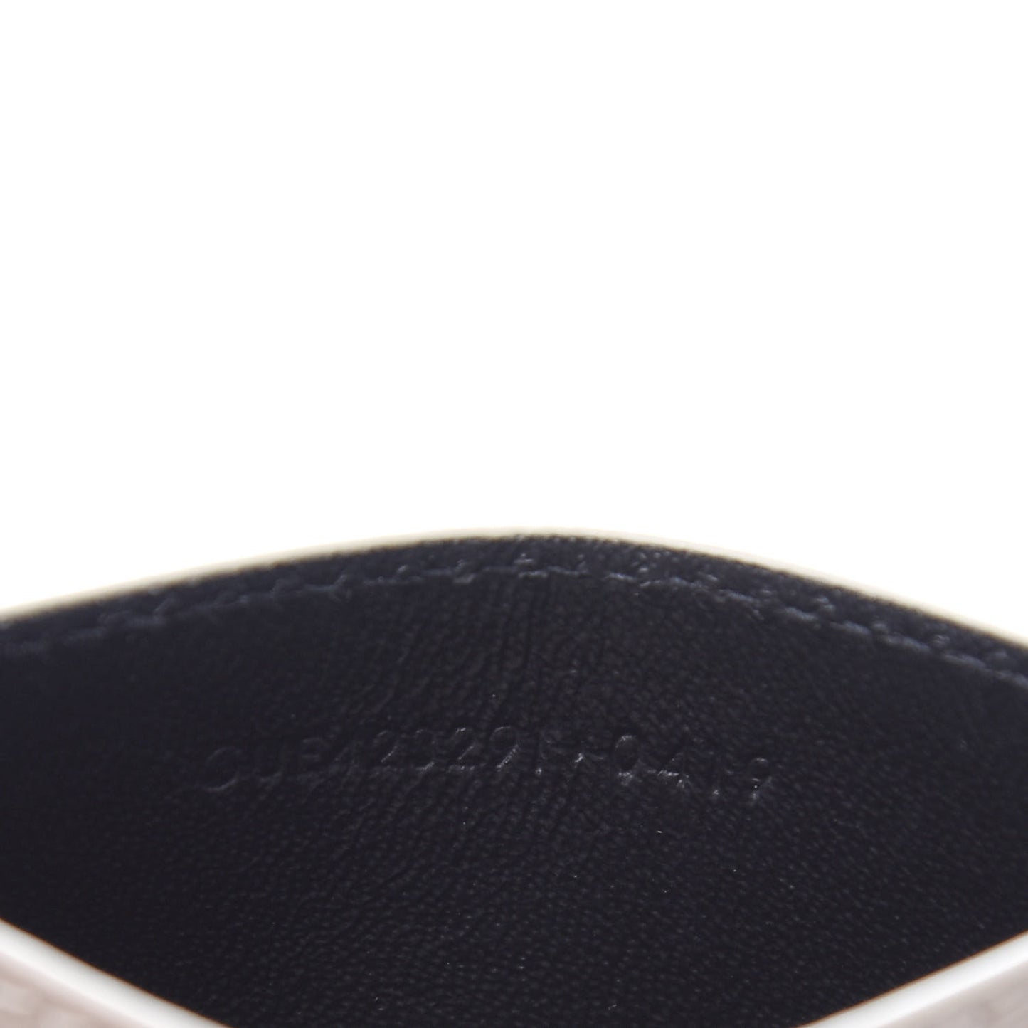 Grain De Poudre Matelasse Chevron Monogram Credit Card Case Blanc Vintage