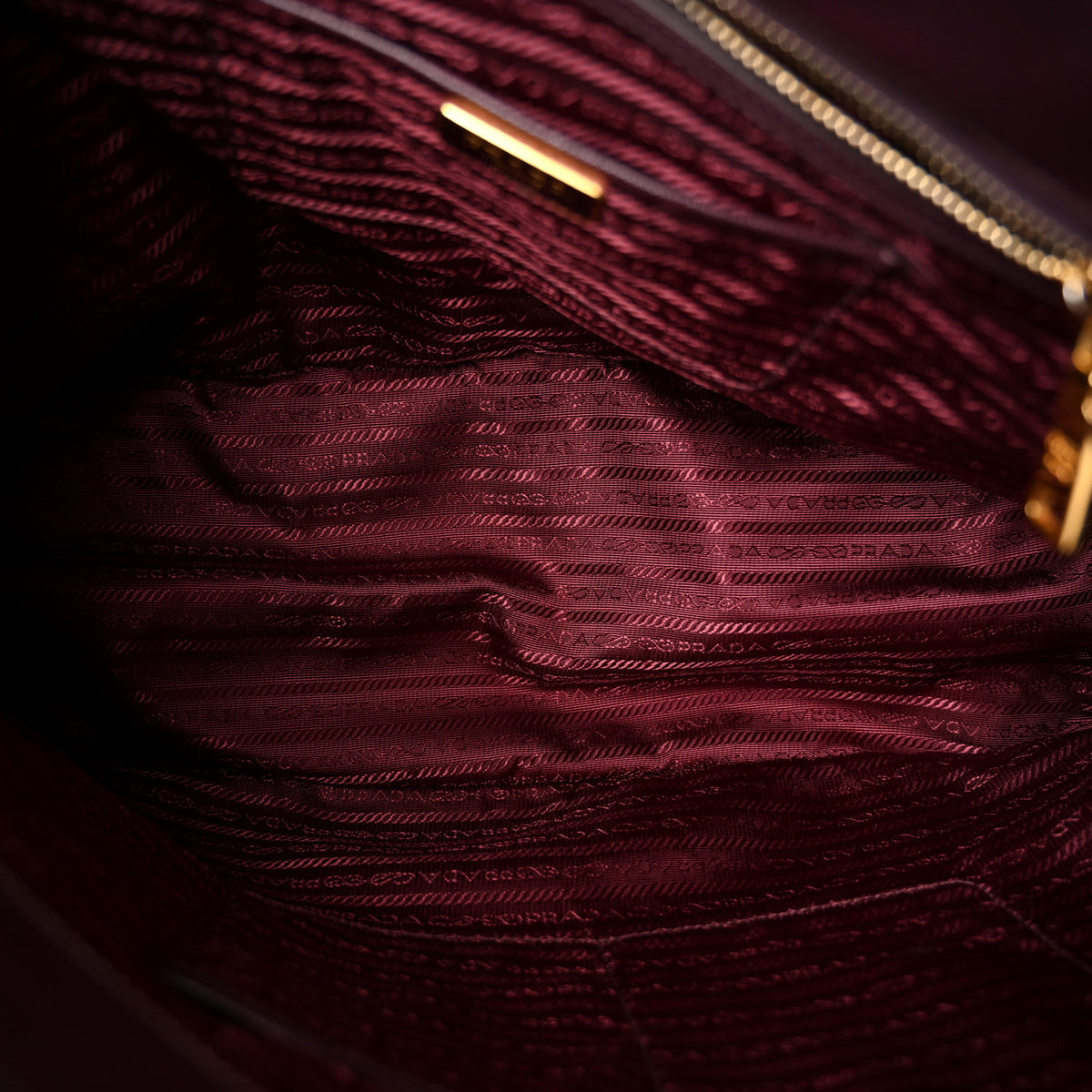 Saffiano Lux Extra Large Galleria Double Zip Tote Granato