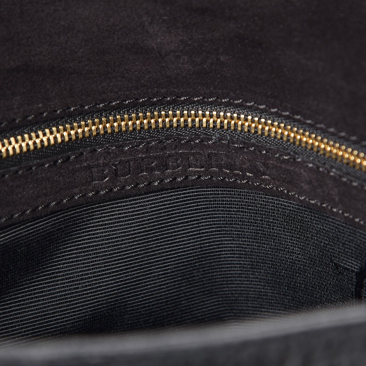 Signature Grain Medium Mildenhall Crossbody Bag Black