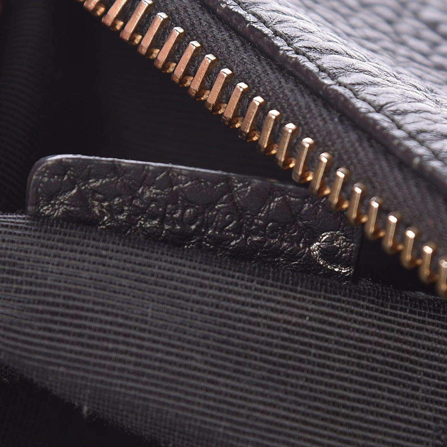 Heritage Grain Small Ledbury Hobo Black