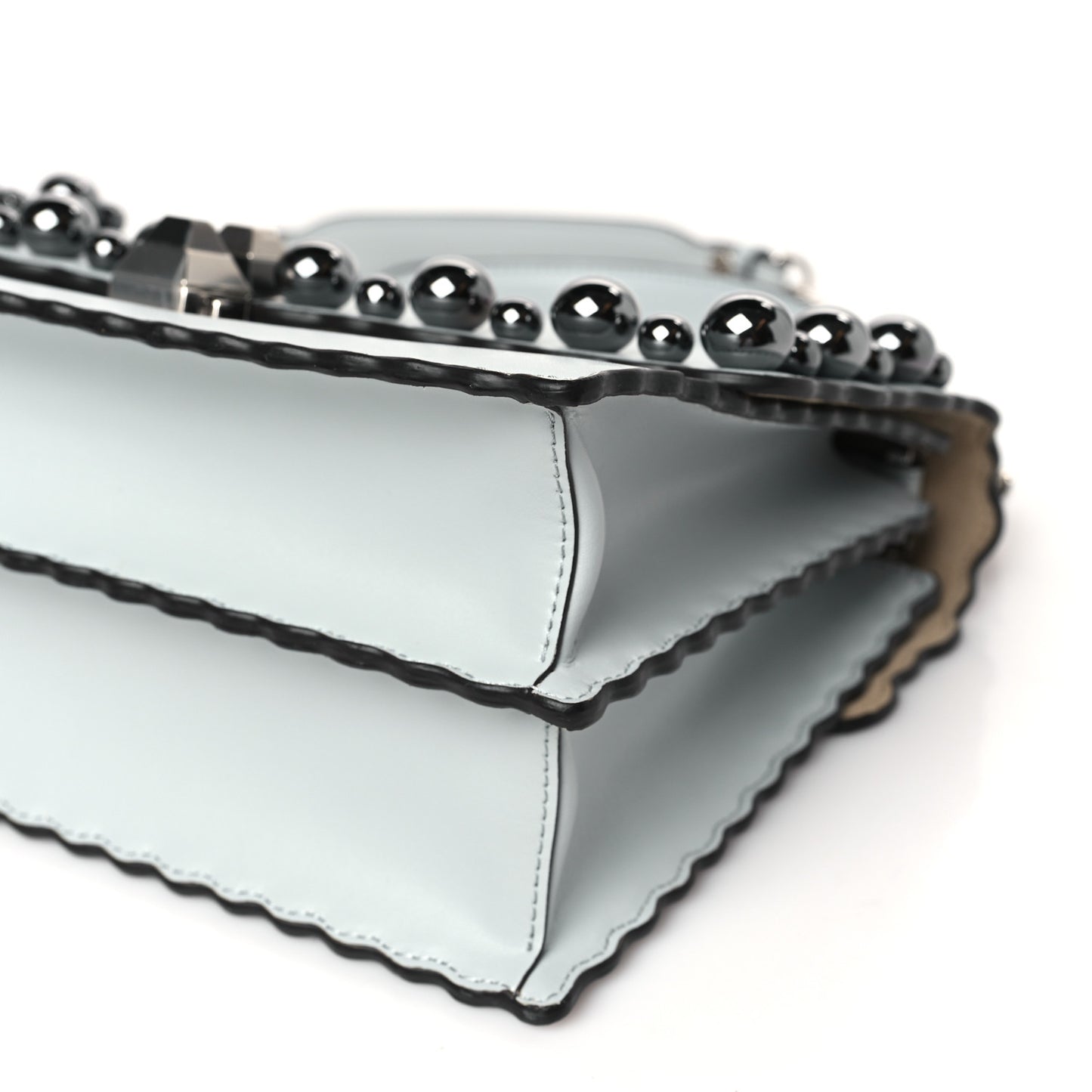 Vitello Liberty Pearl Scalloped Studded Kan I Shoulder Bag Grigio Perla