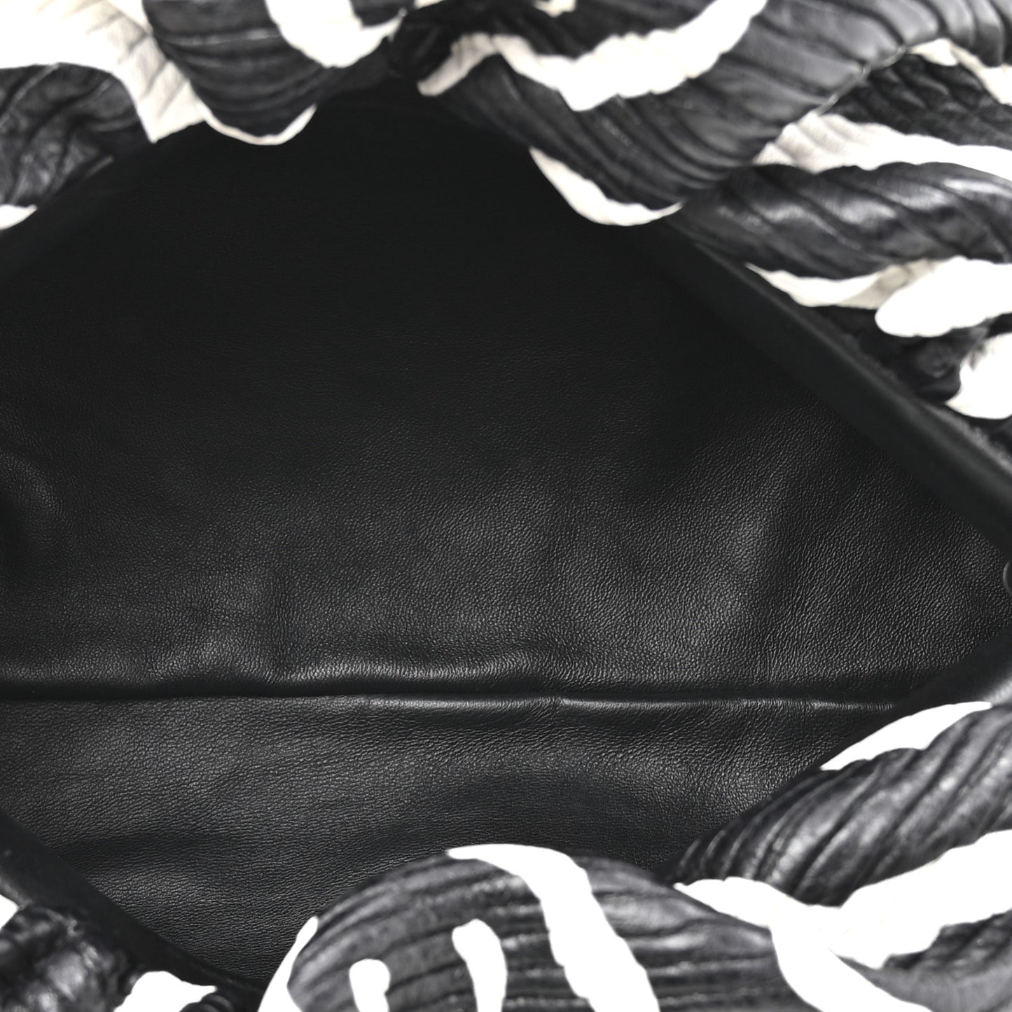 Nappa Zebra Print The Pouch Chain White Black