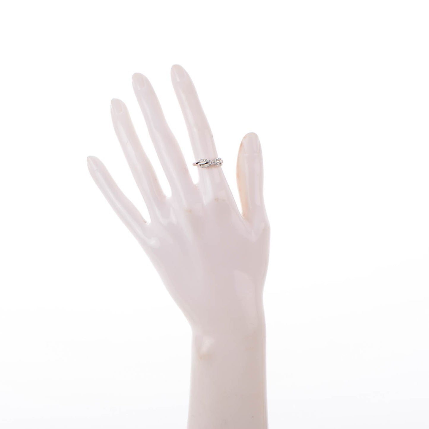 18K White Gold Diamond Infinity Ring 4.5
