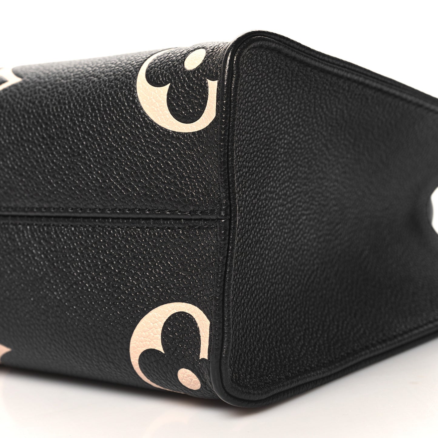Empreinte Monogram Giant Onthego PM Black Beige