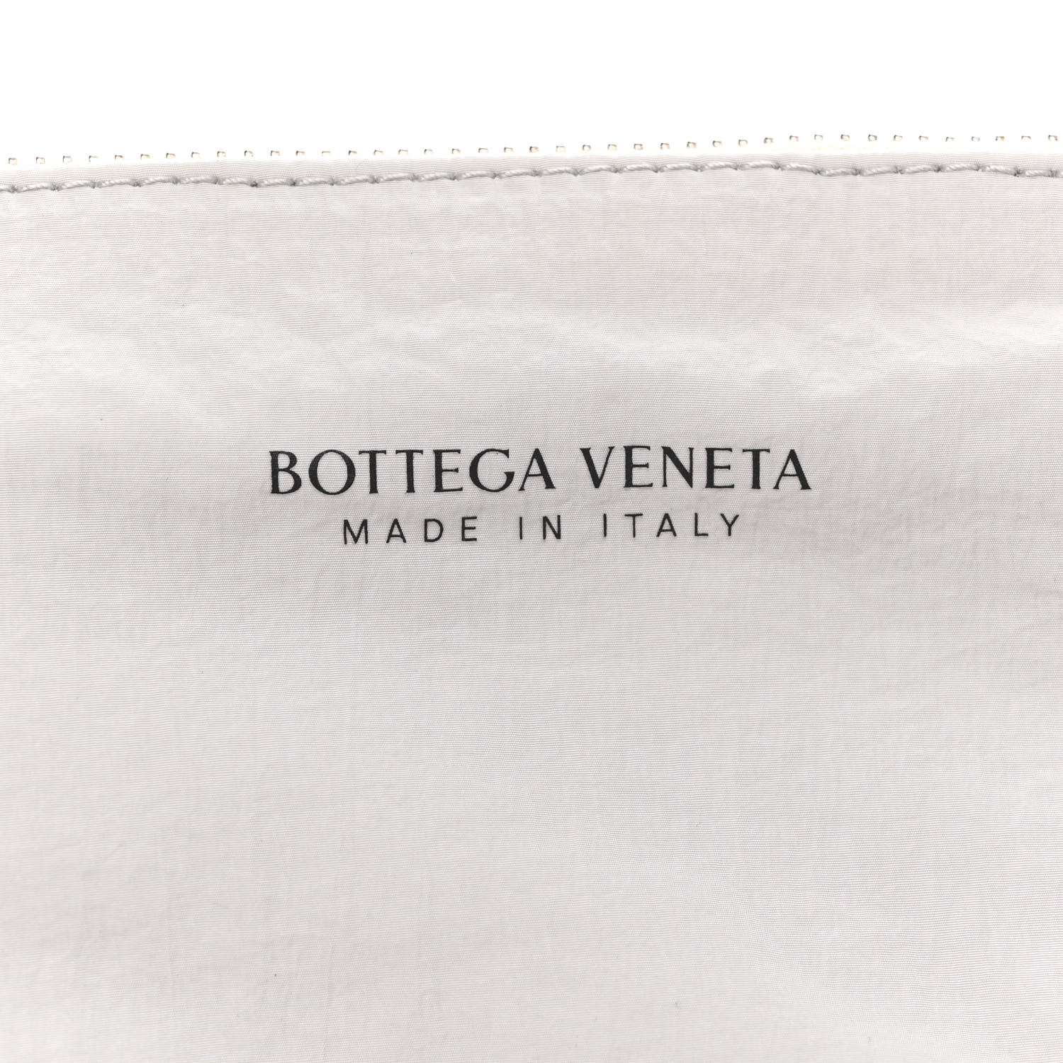 Bottega Veneta Calfskin Maxi Intrecciato Cassette Tote White 7 of 15