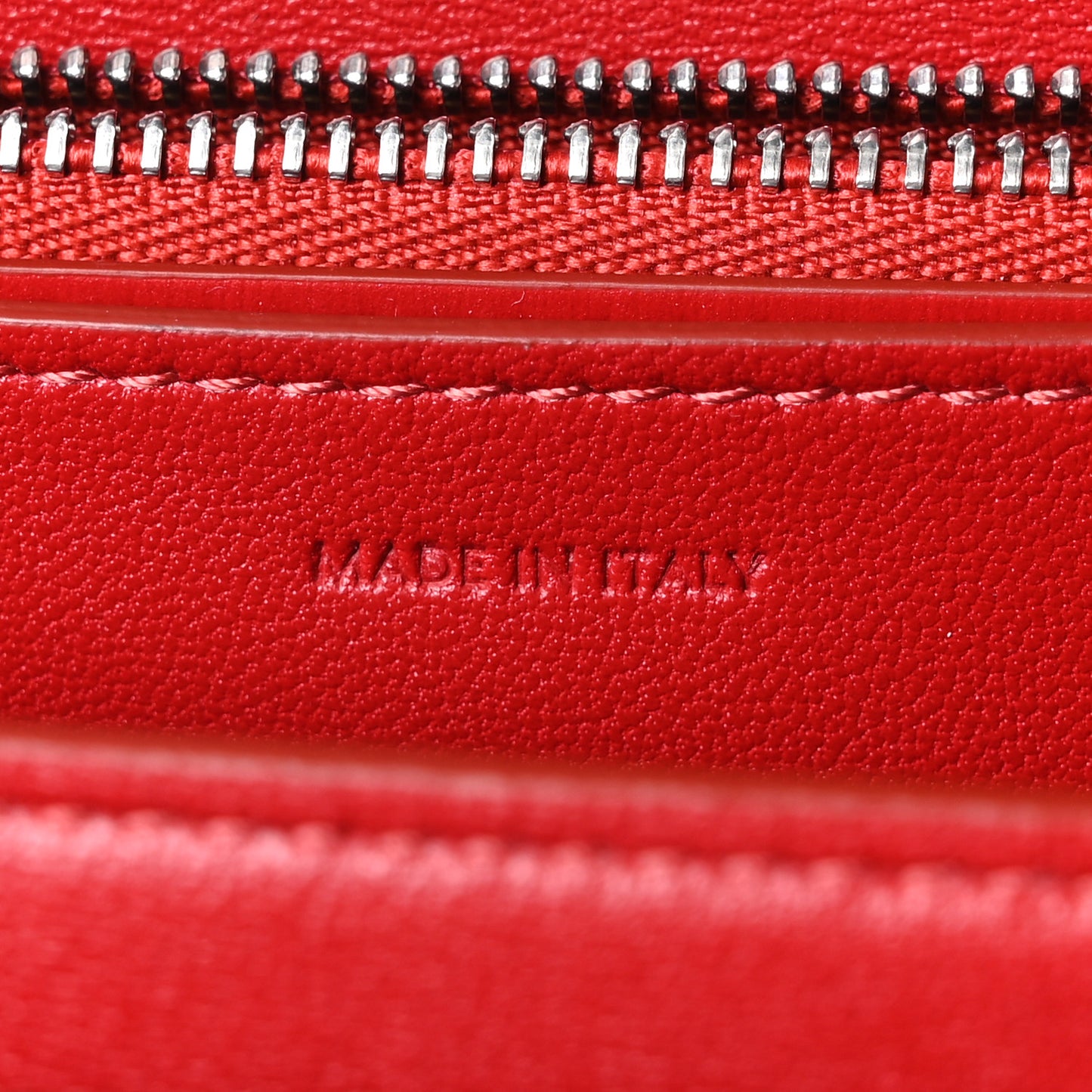 Box Calfskin Medium Classic Box Flap Bag Red