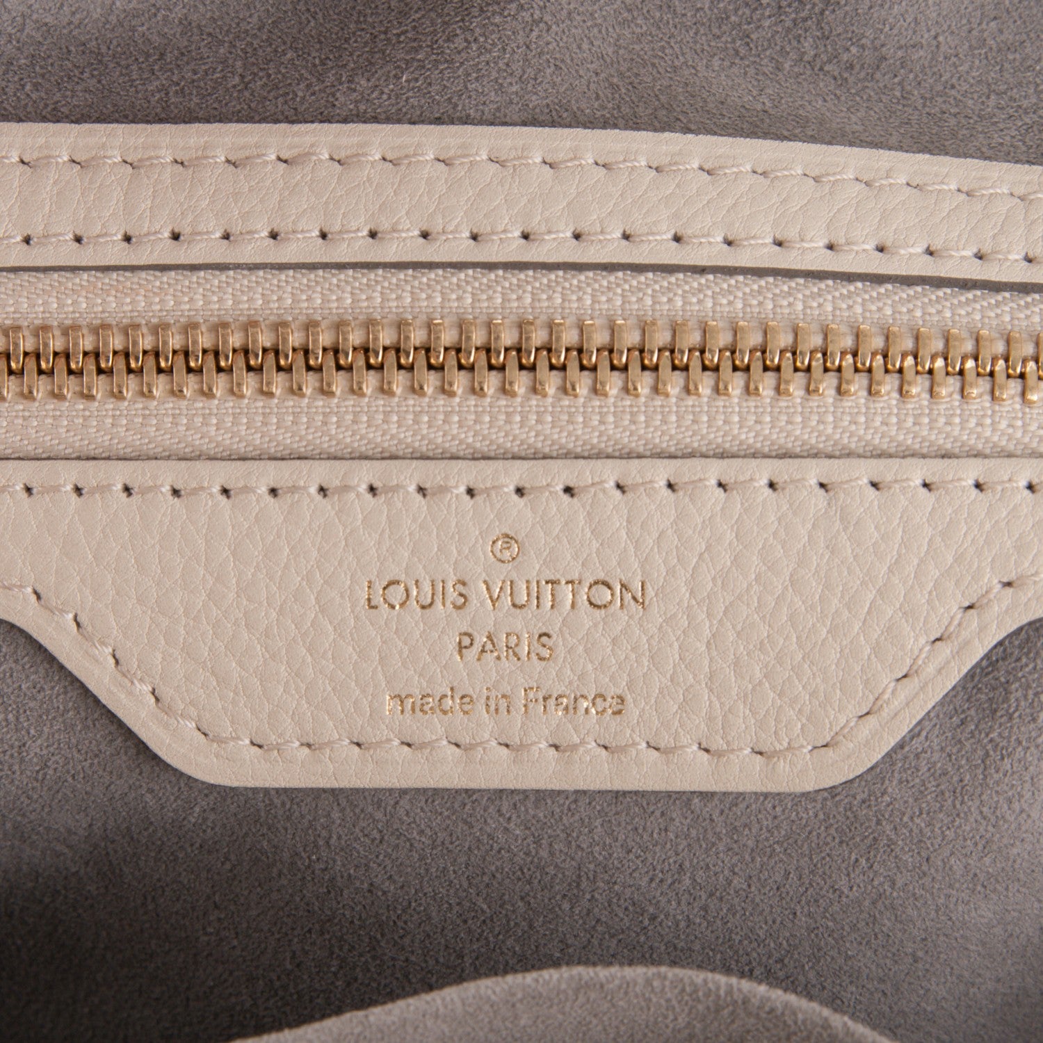 Louis Vuitton Mahina Cirrus MM Lin 6 of 7