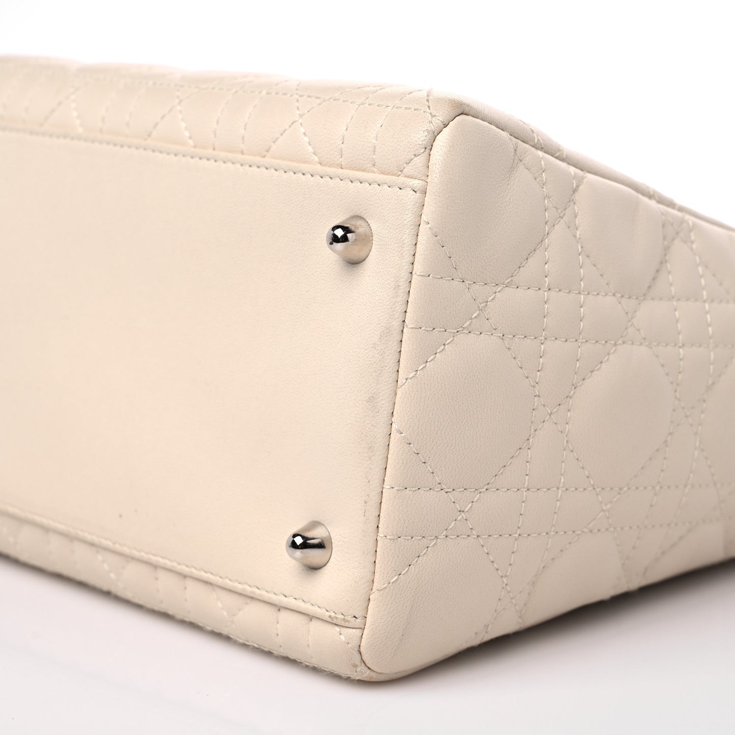 Lambskin Cannage Medium Lady Dior Light Beige