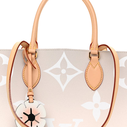 Louis Vuitton Monogram Giant By The Pool Onthego GM Brume 8 of 11