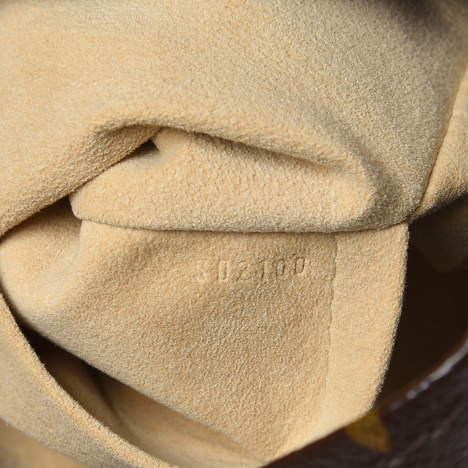 Louis Vuitton Monogram Artsy MM 7 of 8