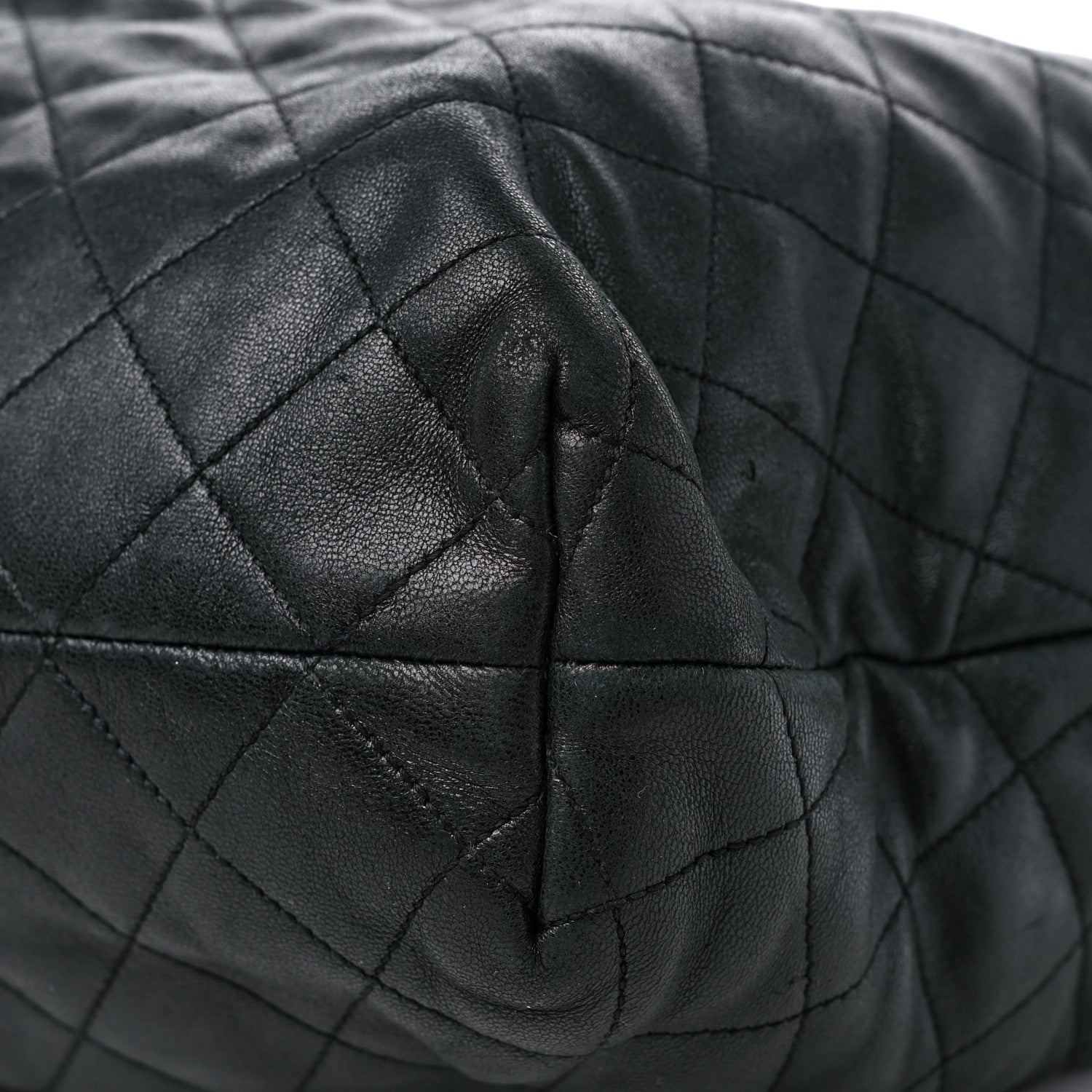 Saint Laurent Lambskin Quilted Maxi Icare Shopping Tote Black 9 of 17