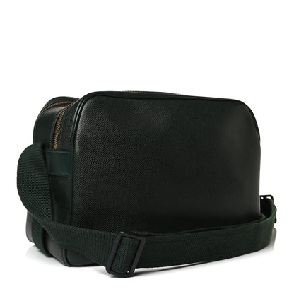 Louis Vuitton Taiga Reporter Messenger Epicea 2 of 15