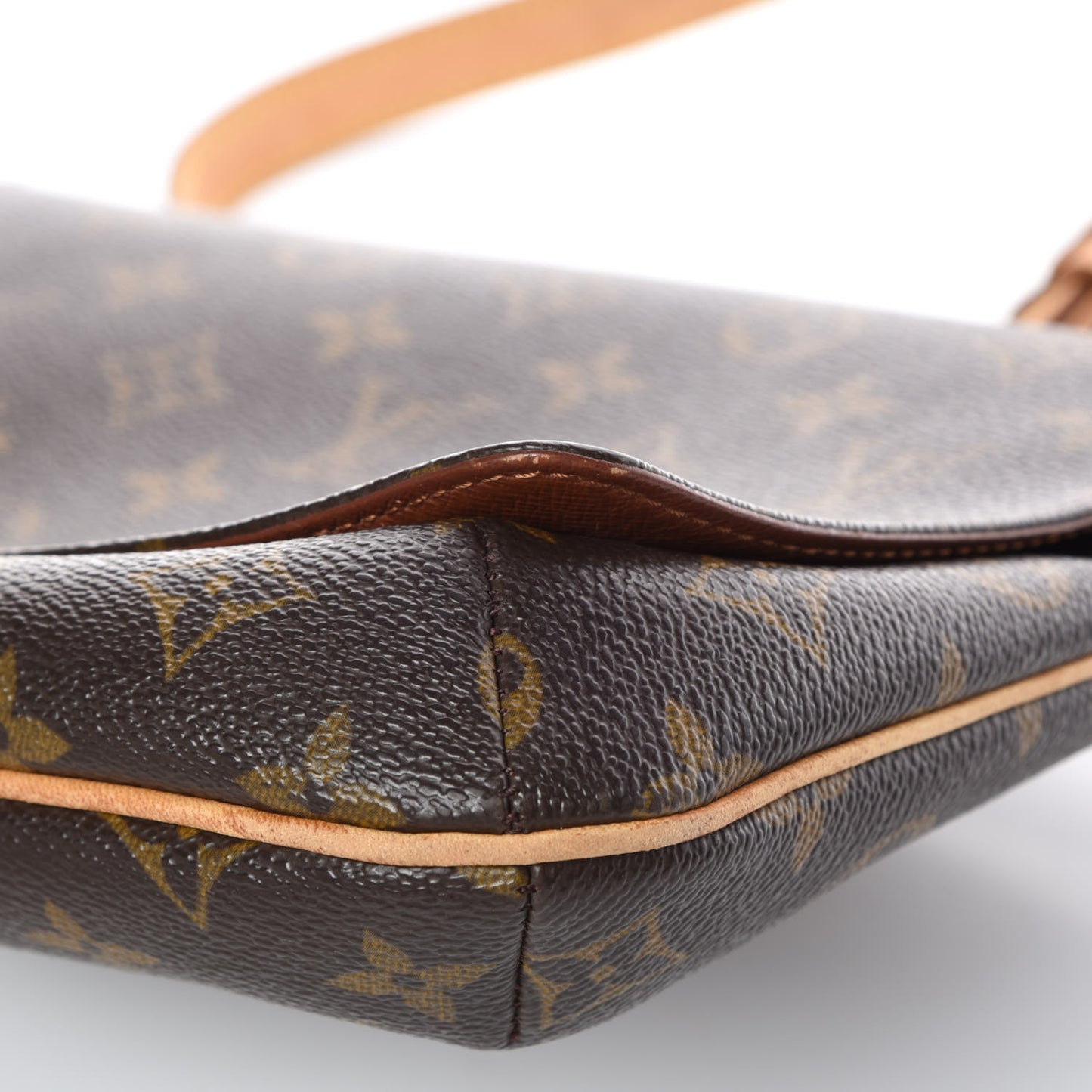 Monogram Musette Tango