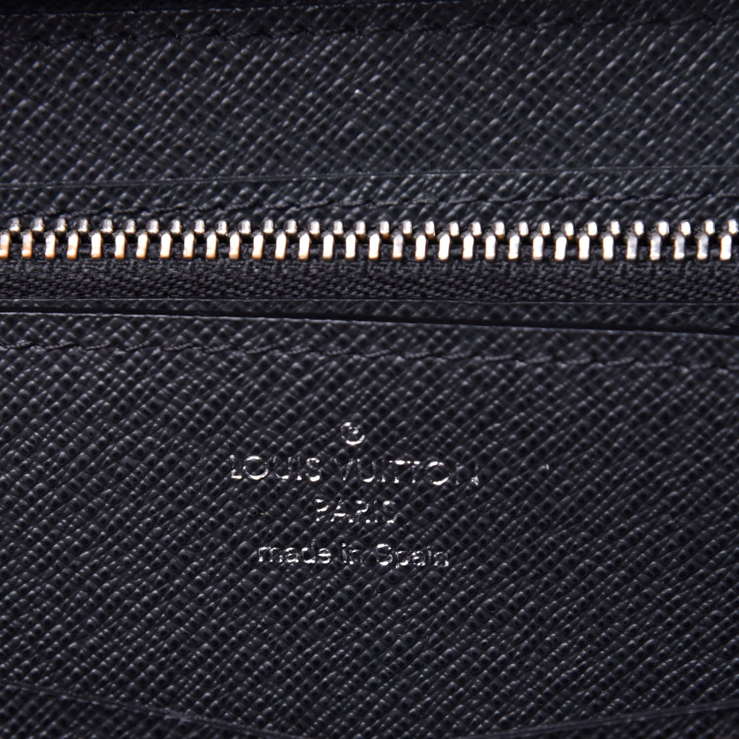 Taiga Zippy XL Wallet Black