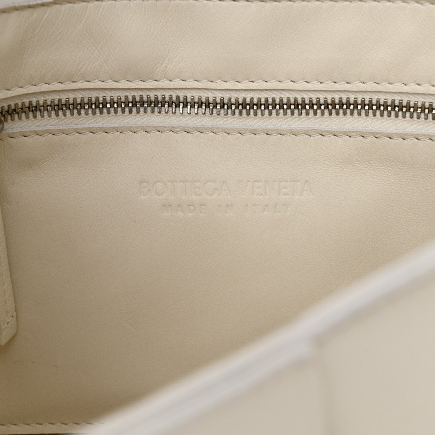 Bottega Veneta Lambskin Maxi Intrecciato Cassette Crossbody Bag White 6 of 11