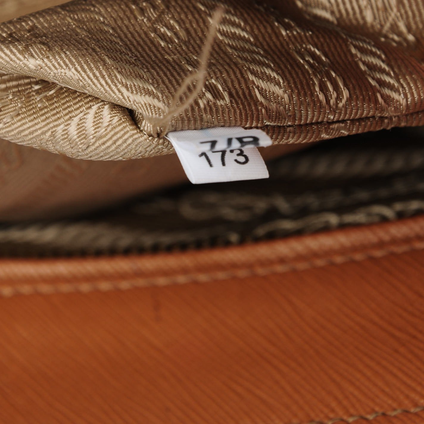 Saffiano Large Galleria Double Zip Tote Caramel