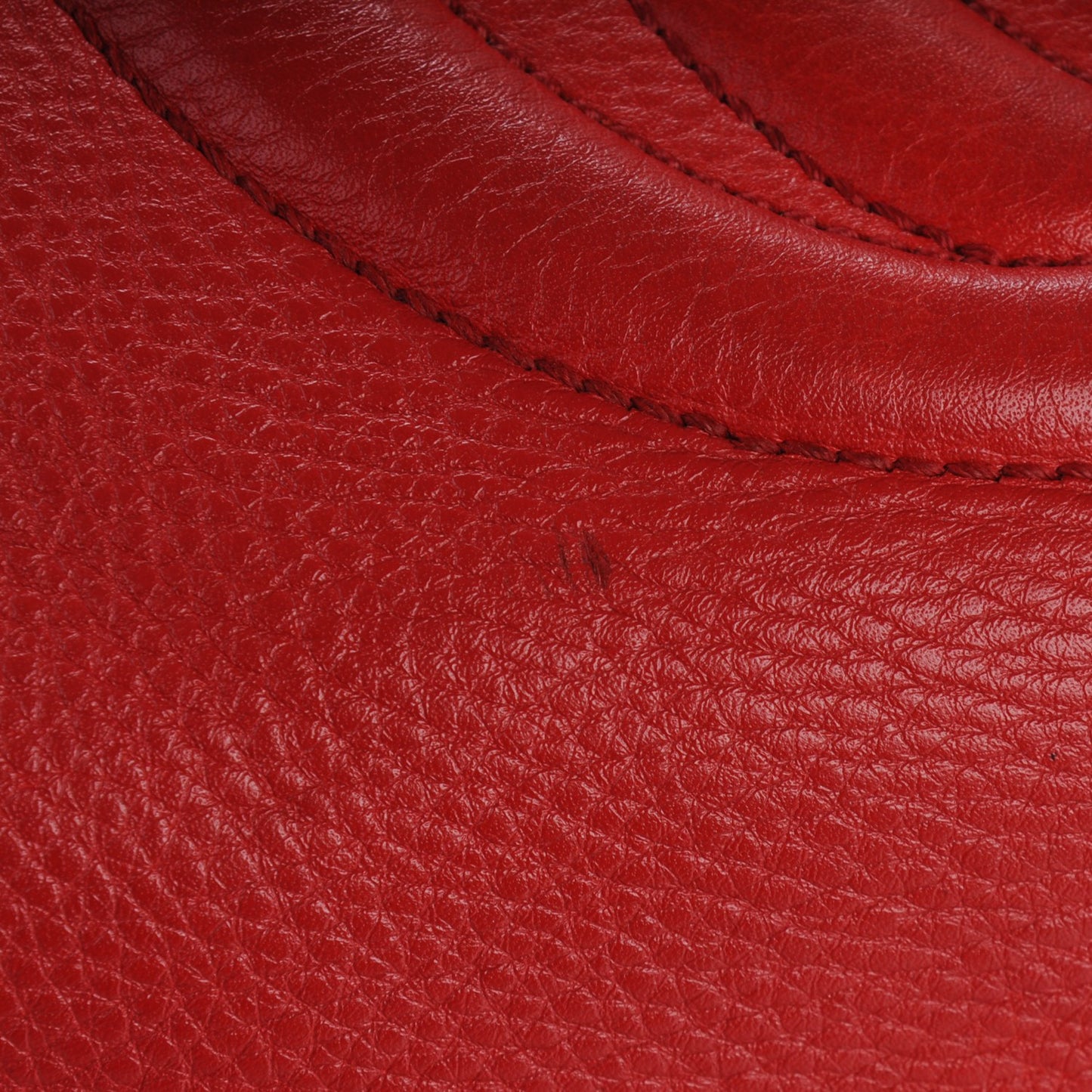 Pebbled Calfskin Large Soho Hobo Red