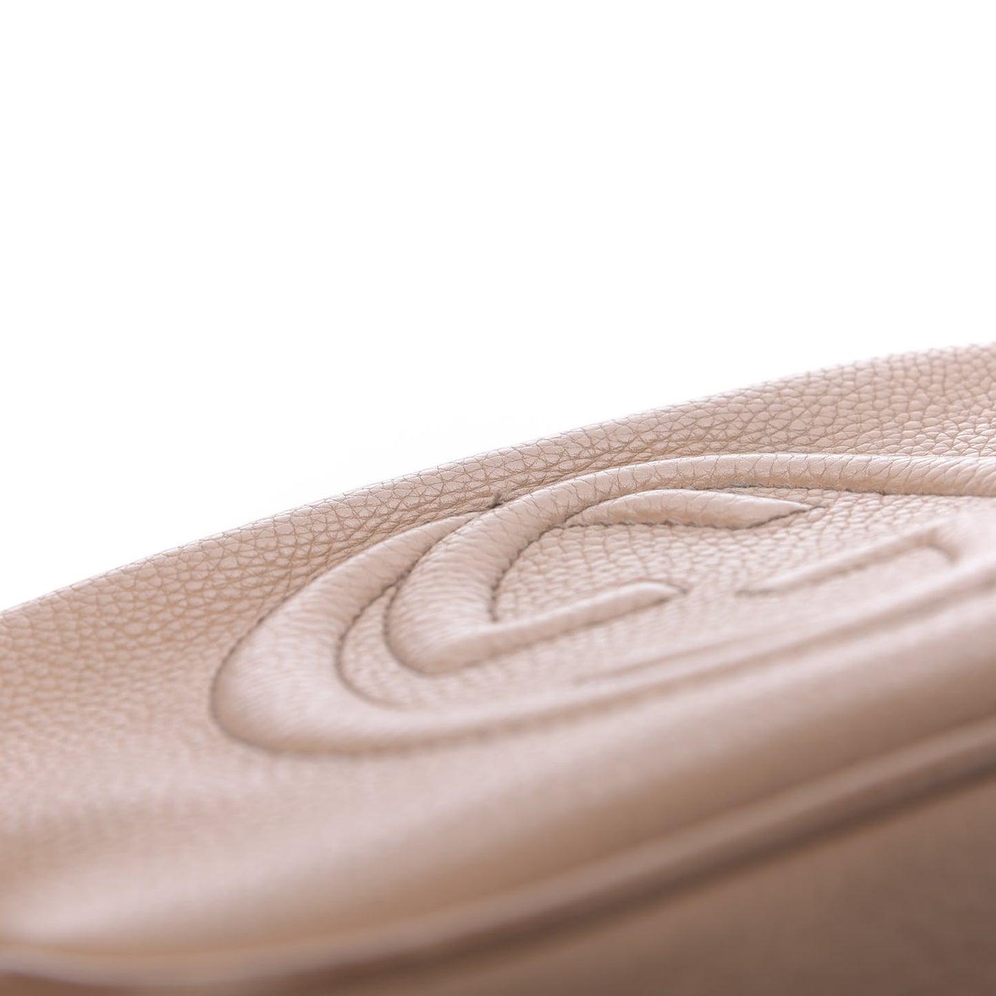 Pebbled Calfskin Small Soho Disco Bag Camelia