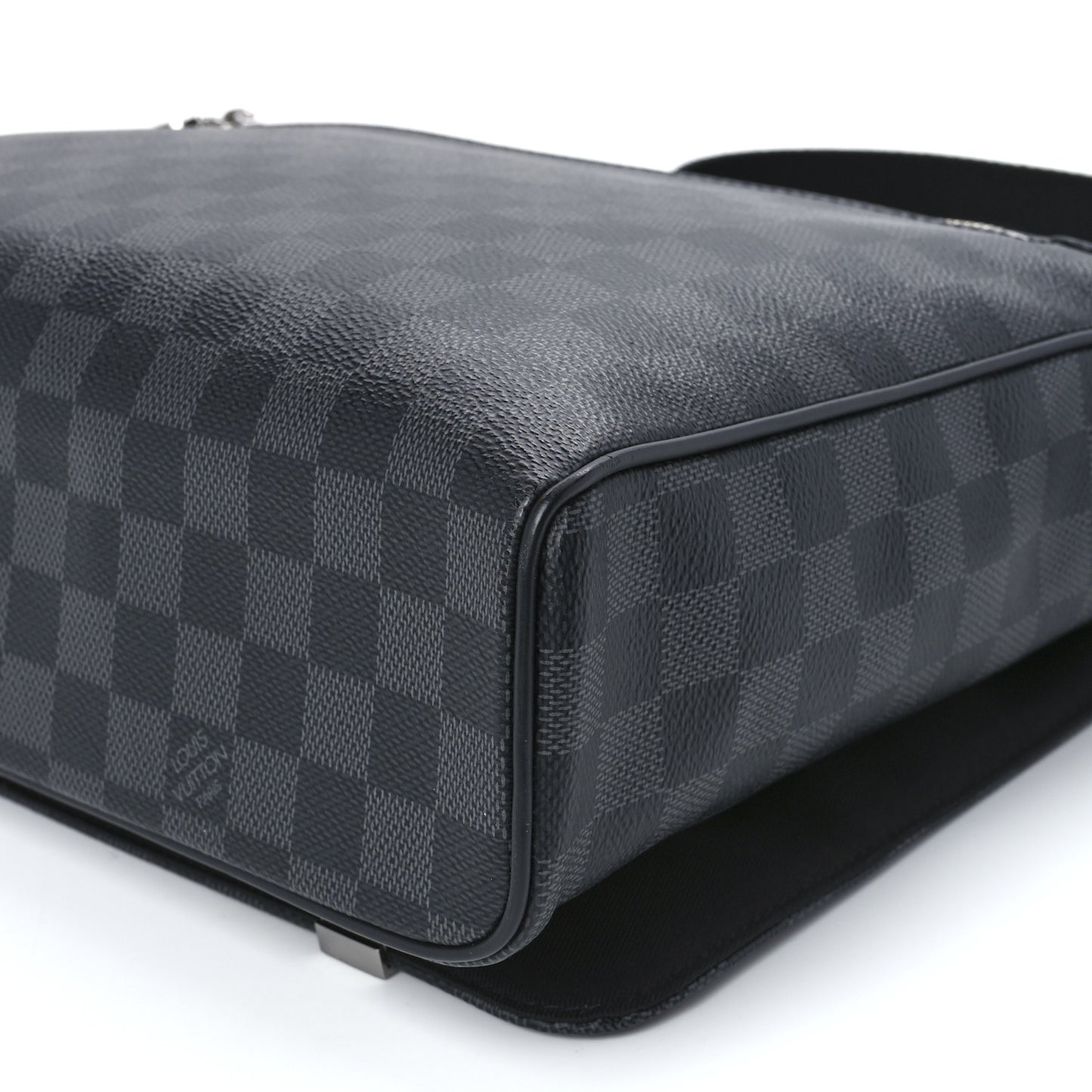 Damier Graphite District MM