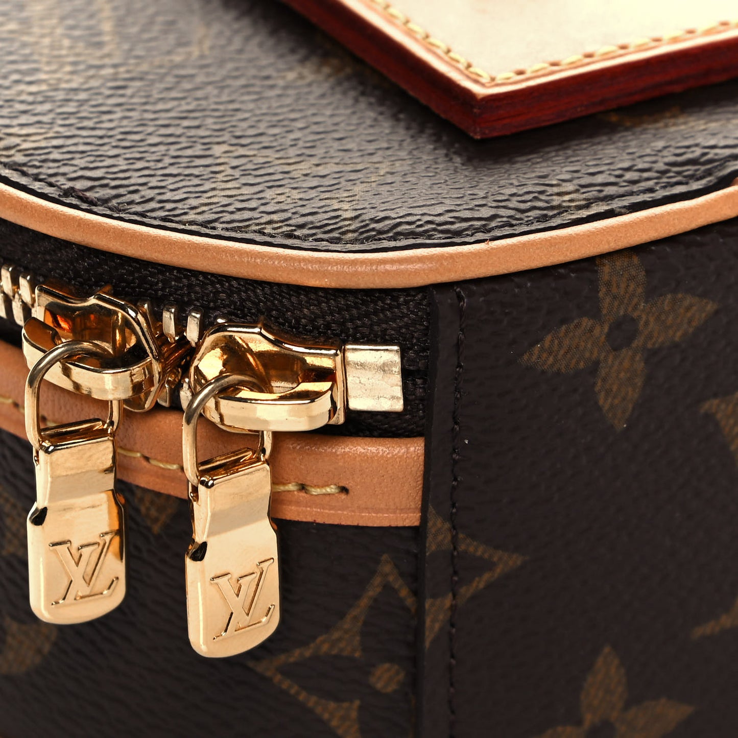 Monogram Mini Boite Chapeau