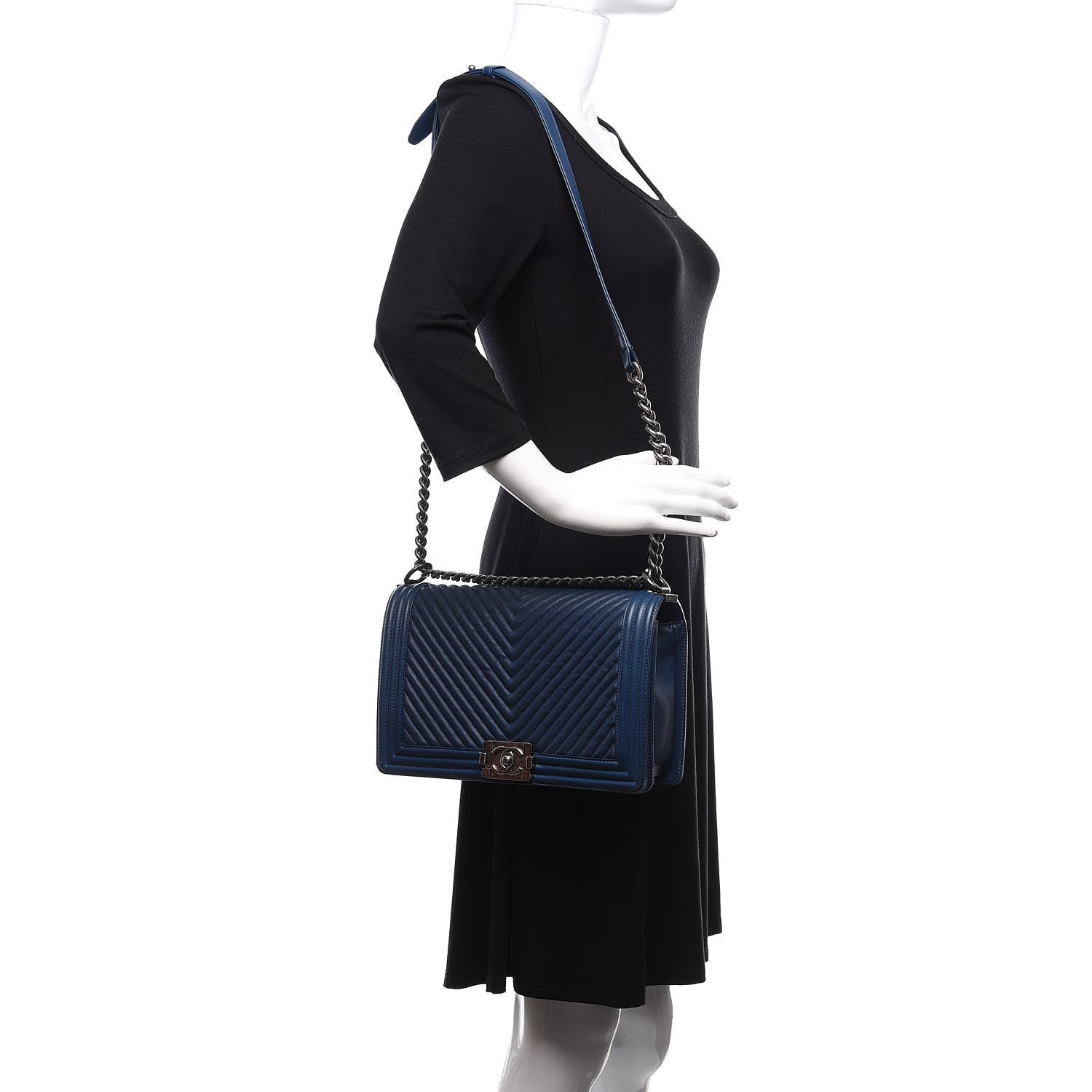 Chanel Wrinkled Lambskin Chevron Quilted New Medium Boy Flap Navy Blue 2 of 11