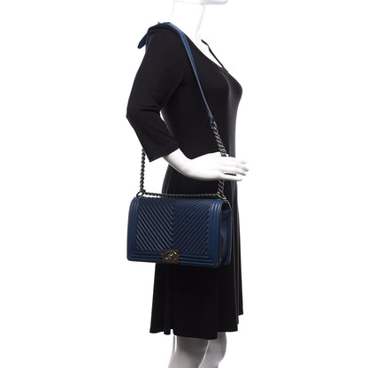 Chanel Wrinkled Lambskin Chevron Quilted New Medium Boy Flap Navy Blue 2 of 11