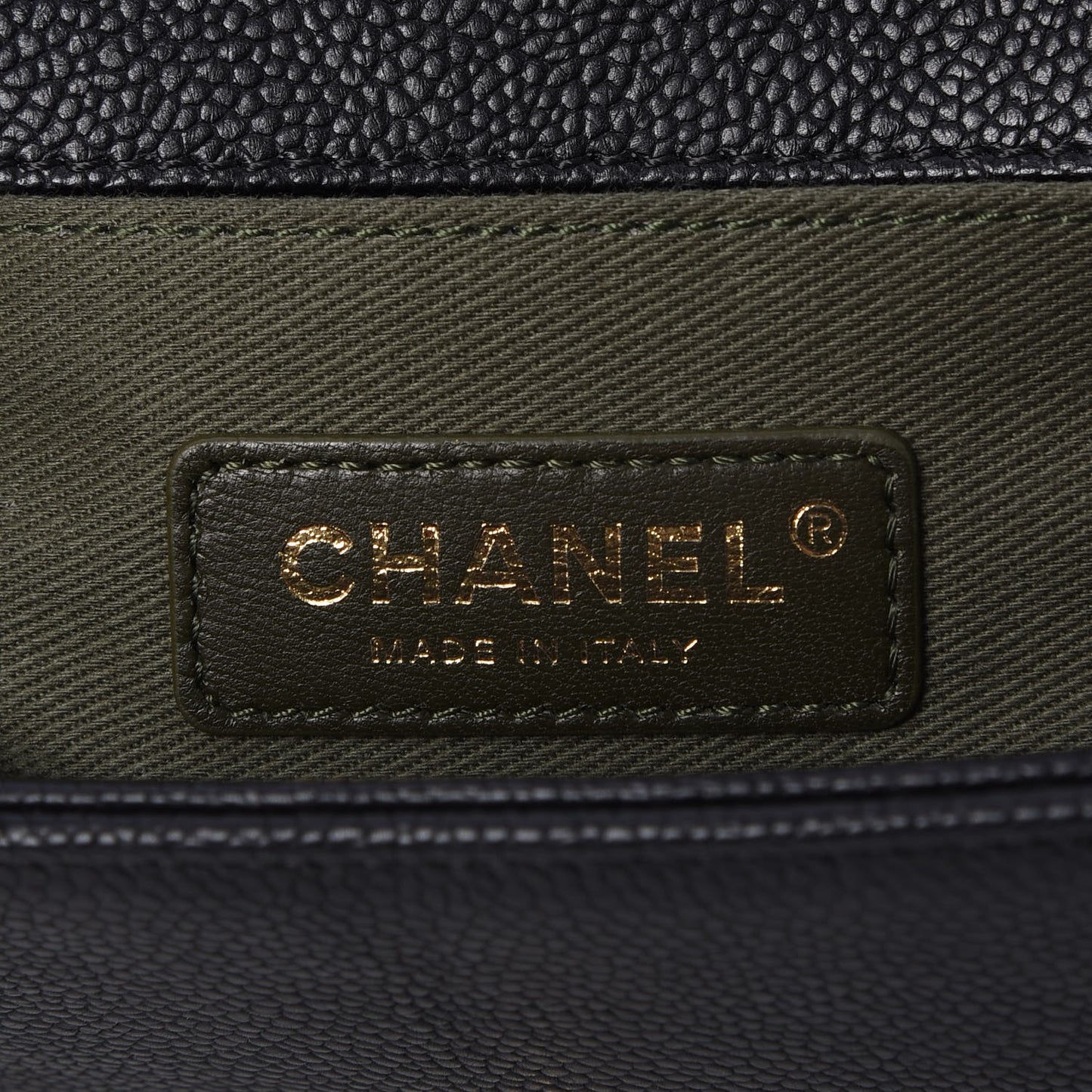 Caviar Quilted Medium Boy Flap Black