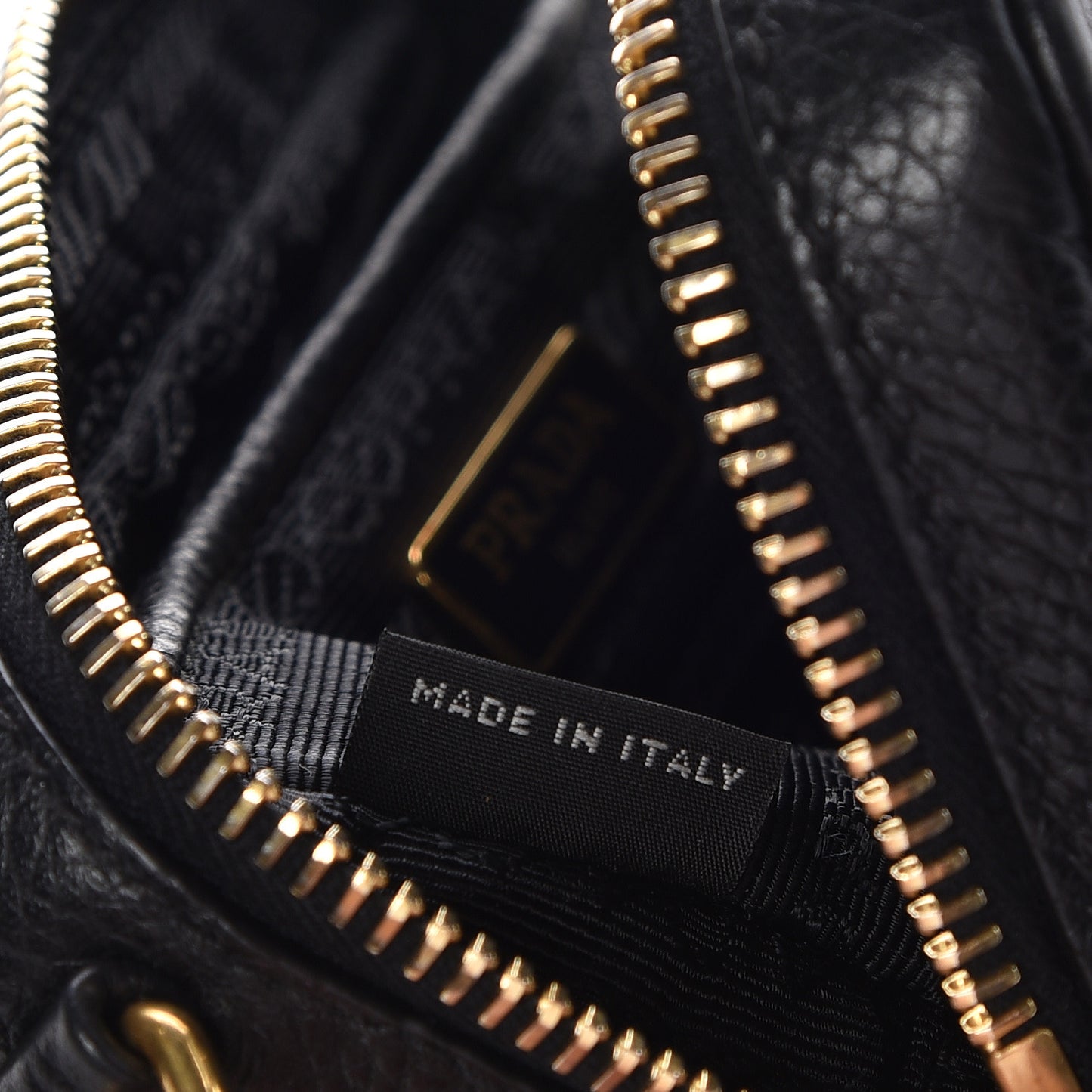 Vitello Daino Mini Camera Crossbody Black