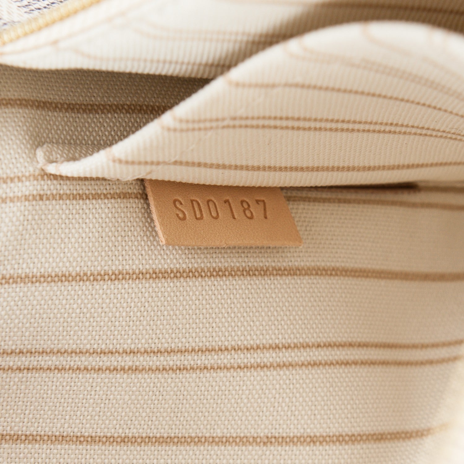 Louis Vuitton Damier Azur Neverfull MM GM Pochette 7 of 7