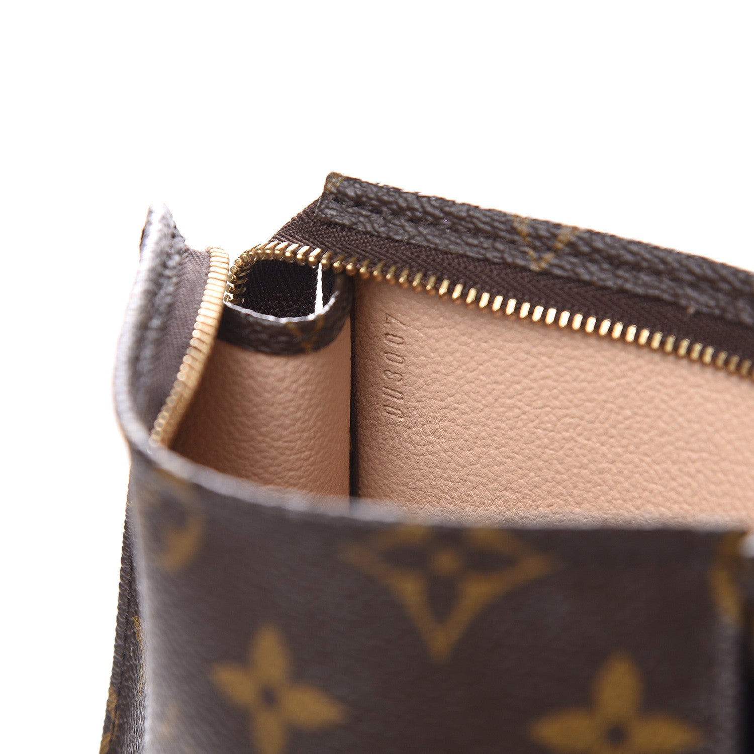 Louis Vuitton Monogram Toiletry Pouch 15 6 of 9