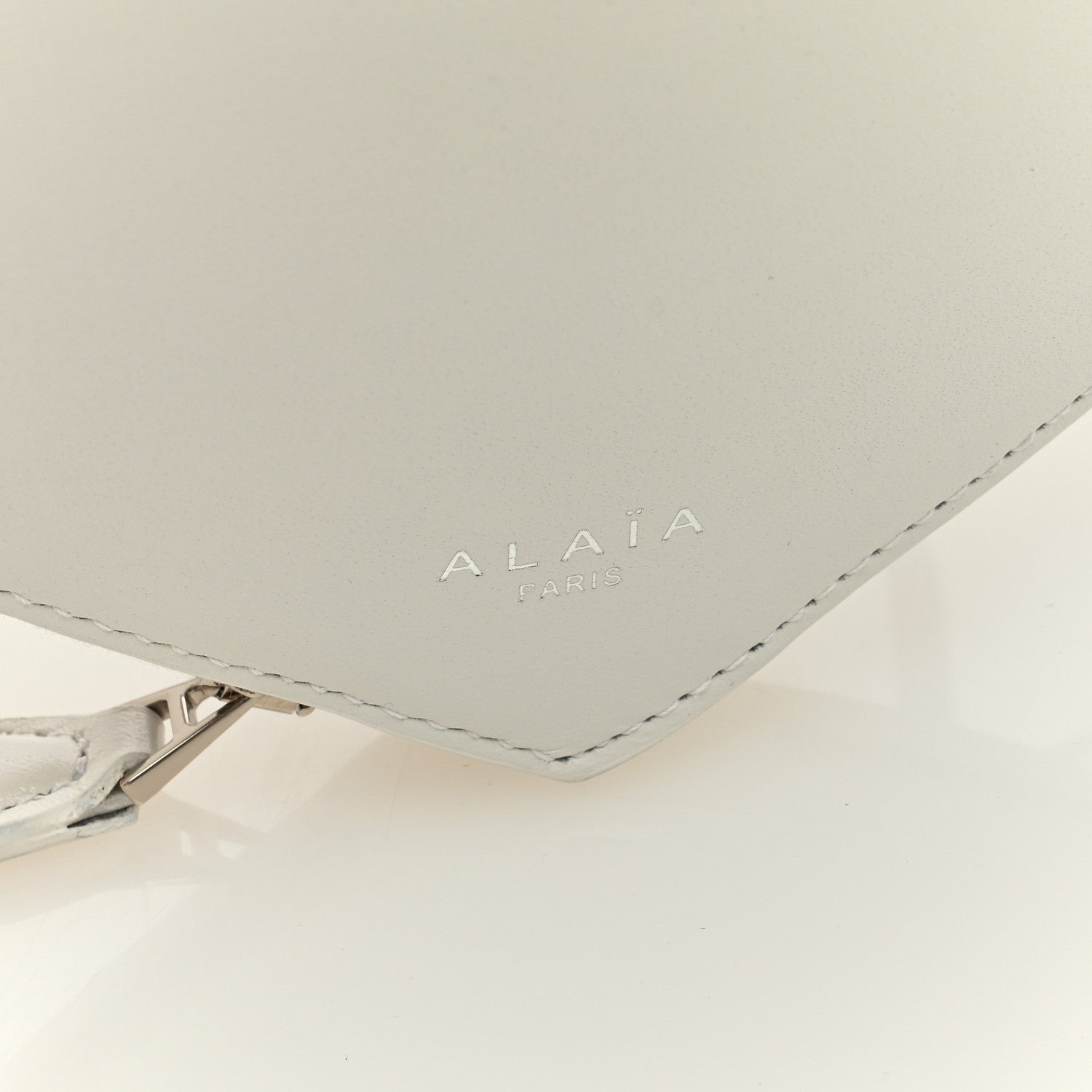 Alaia Calfskin Le Coeur Bag Optic White 6 of 8