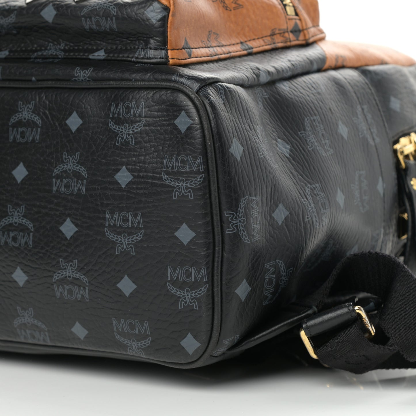 Visetos Bi-Color Studded Medium Backpack Black Cognac