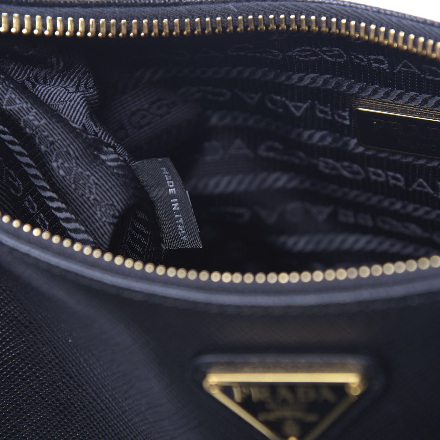 Saffiano Lux Re-Edition 2005 Shoulder Bag Black