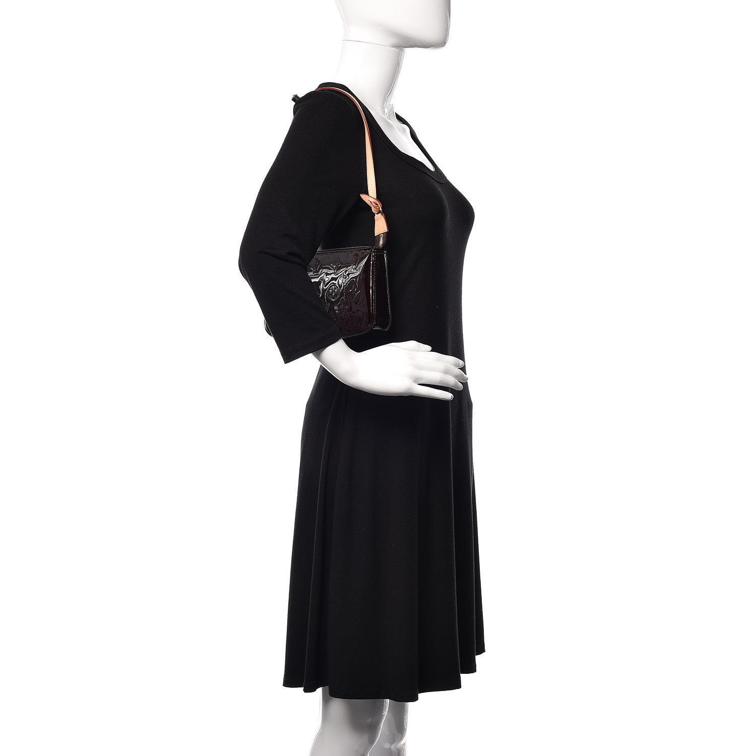 Louis Vuitton Vernis Pochette Accessories NM Amarante 2 of 10