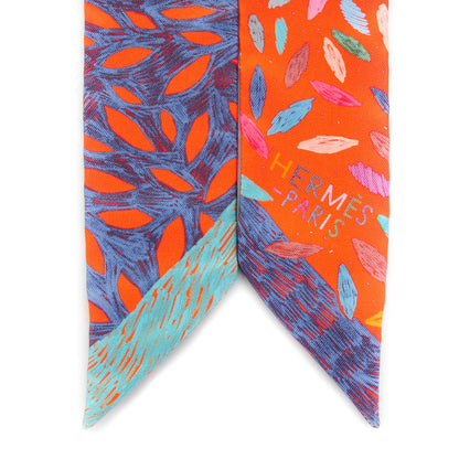 Hermes Silk Chacun Fait Son Nid Twilly Vermillon Bleu Jaune d'Or 3 of 6