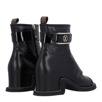 Louis Vuitton Patent Calfskin Moonlight Boots 39 Black 5 of 10