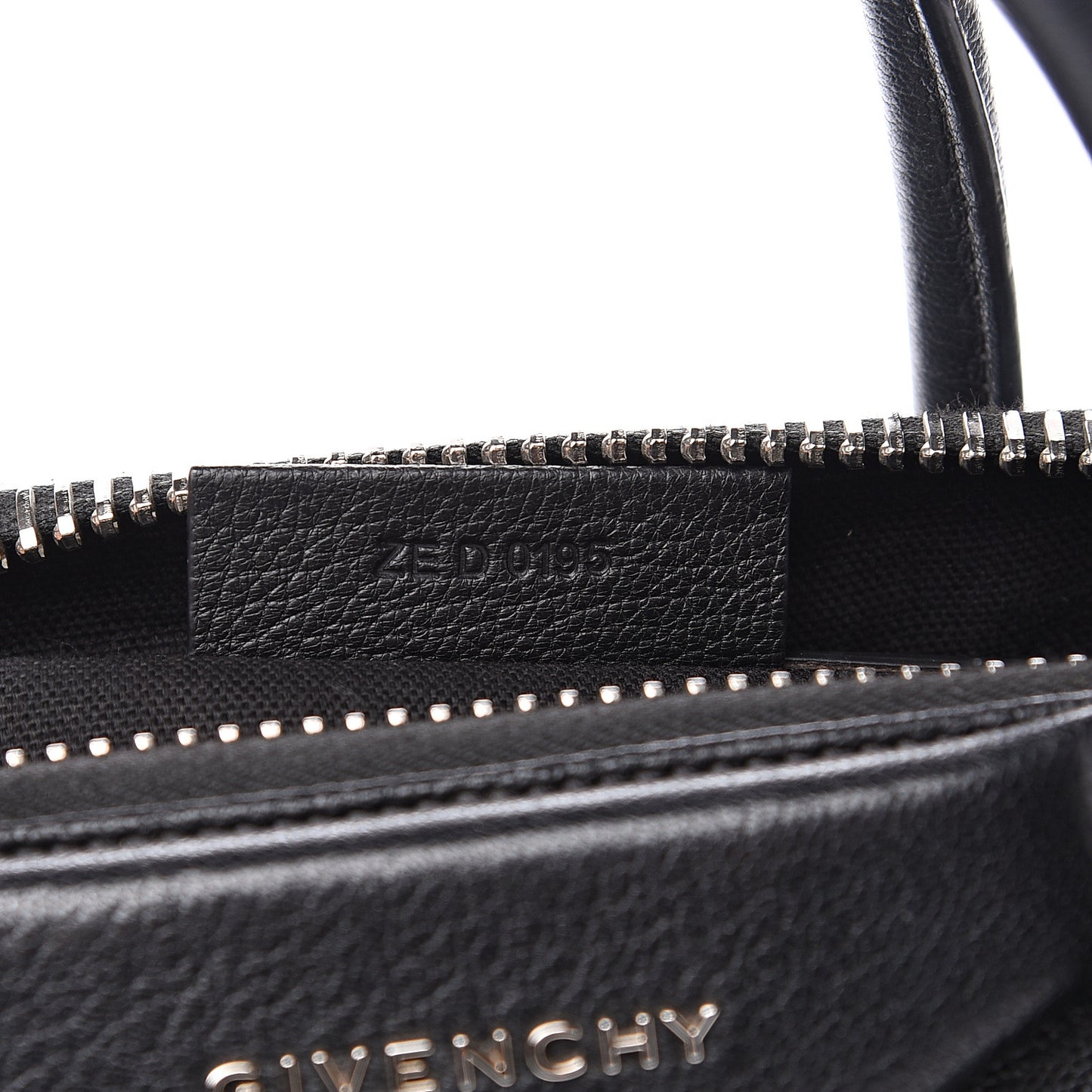 Sugar Goatskin Medium Antigona Black