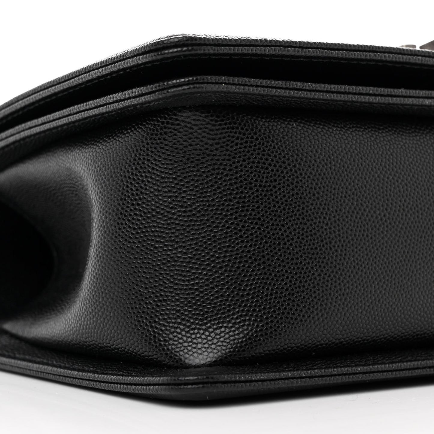 Caviar Quilted Medium Boy Flap Black