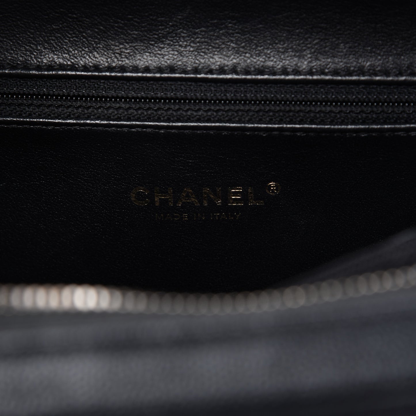 Caviar Quilted Medium CC Filigree Vanity Case Black