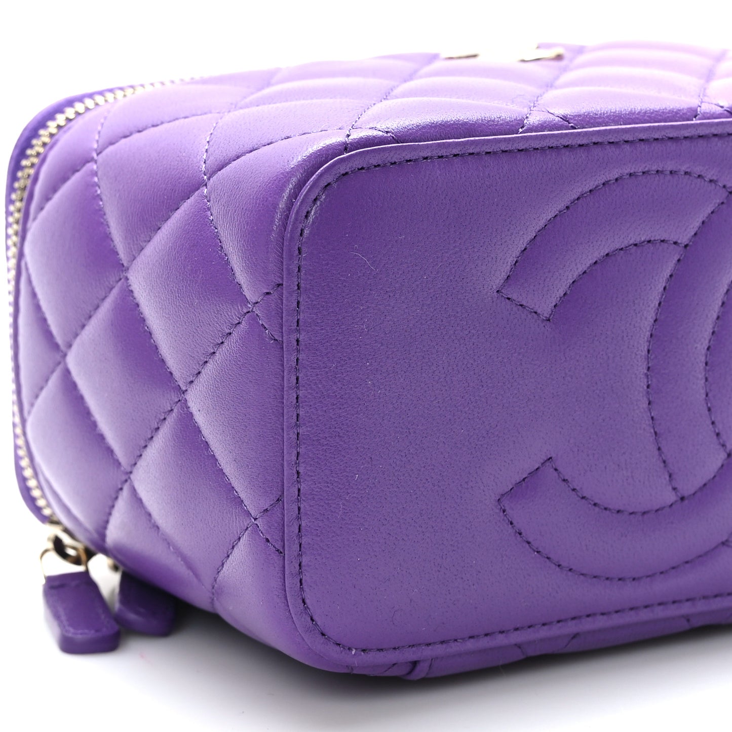 Lambskin Quilted Small Top Handle Vanity Case With Chain Purple