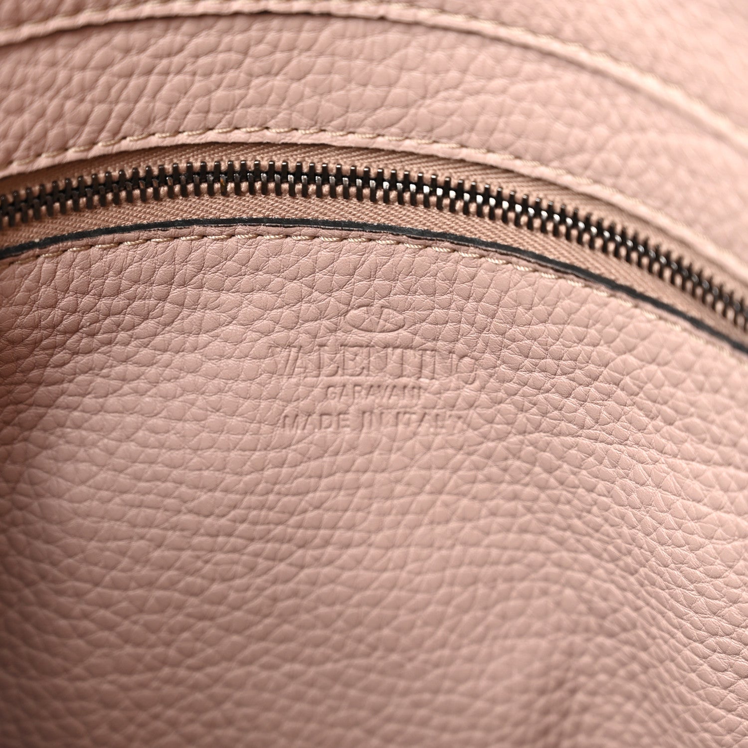 Valentino Garavani Pebbled Calfskin Small Rockstud Flip-Lock Messenger Bag Poudre 6 of 9