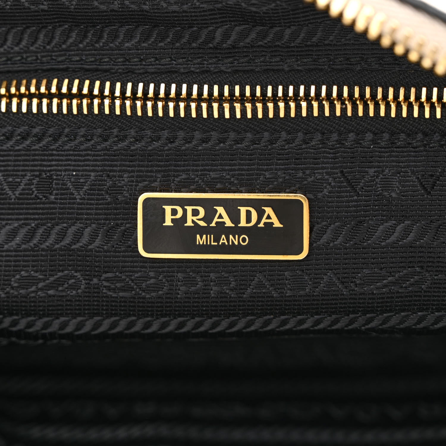 Prada Vitello Daino Camera Crossbody Bianco 6 of 16